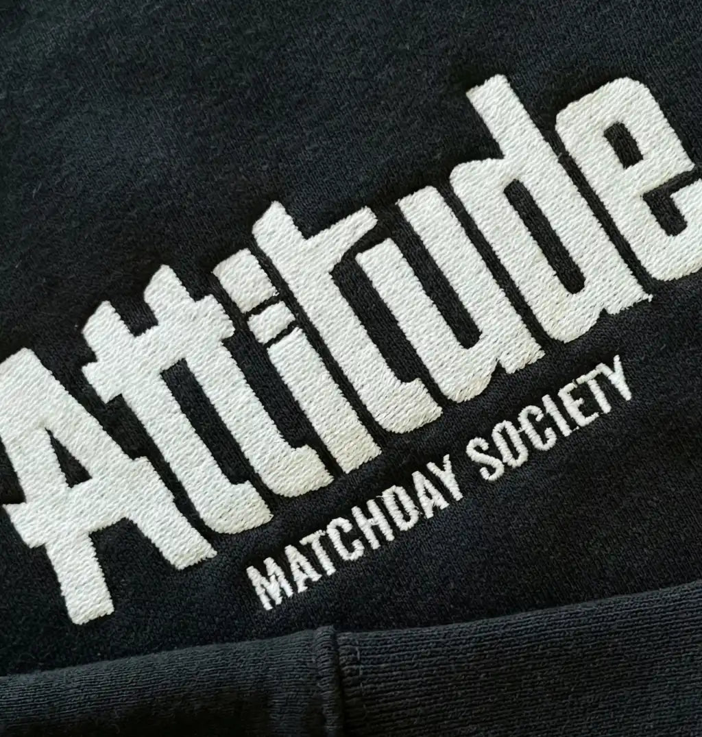 MDSC x Attitude – Sweatshirt mit hochwertiger Stickerei
